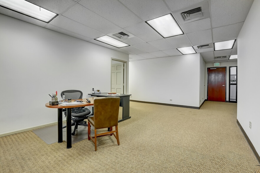 More Photos Of 215 S Wadsworth Blvd, Lakewood Medical For Lease