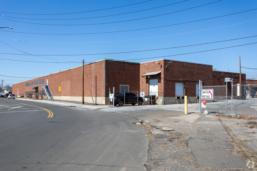 Primary Photo Of 30 Moffitt St, Stratford Warehouse For Lease