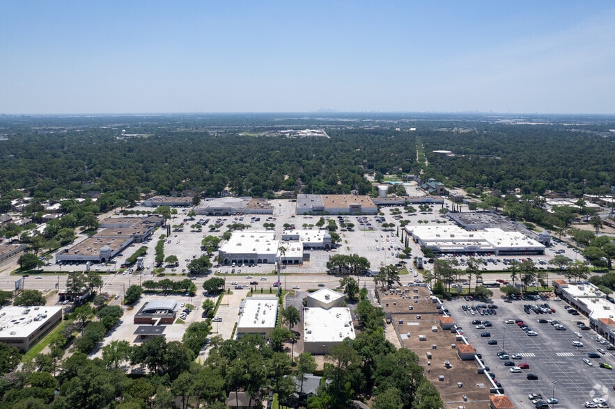 More Photos Of 5450 FM 1960 Rd W, Houston Unknown For Lease