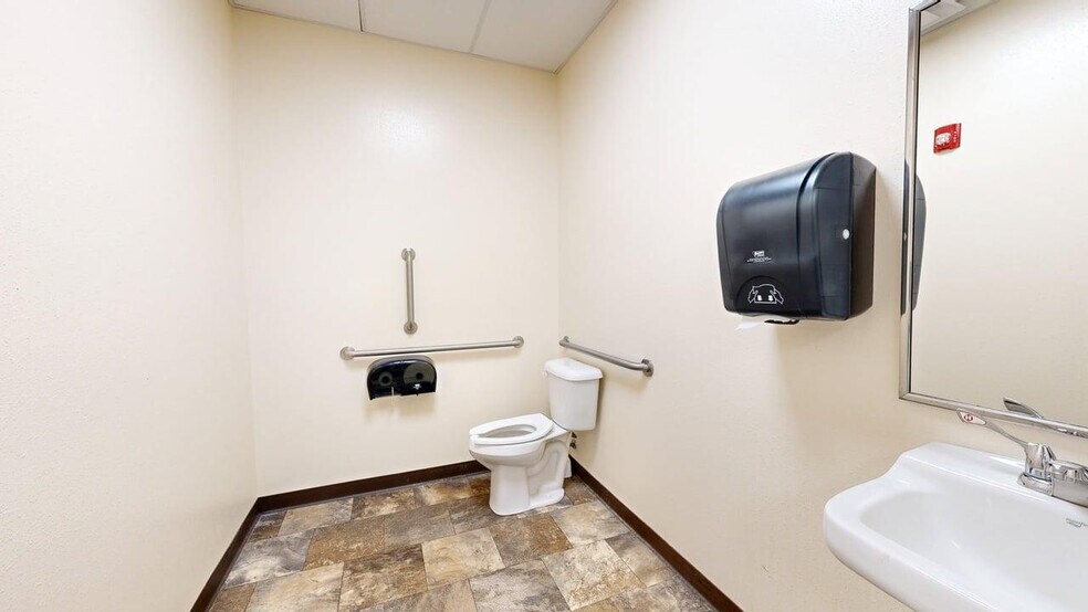 More Photos Of 1202 E Railroad St, Laurel Industrial For Sale