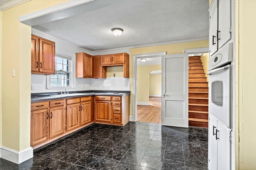 More Photos Of 1190 S NC 16 Business Hwy, Stanley Flex For Sale