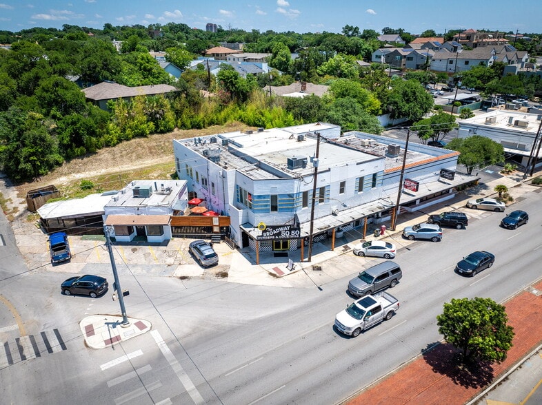 More Photos Of 5050 Broadway, Alamo Heights Restaurant For Sale