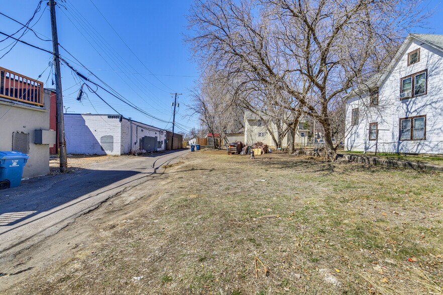 More Photos Of 1500 W Broadway Ave, Minneapolis Storefront Retail Residential For Sale