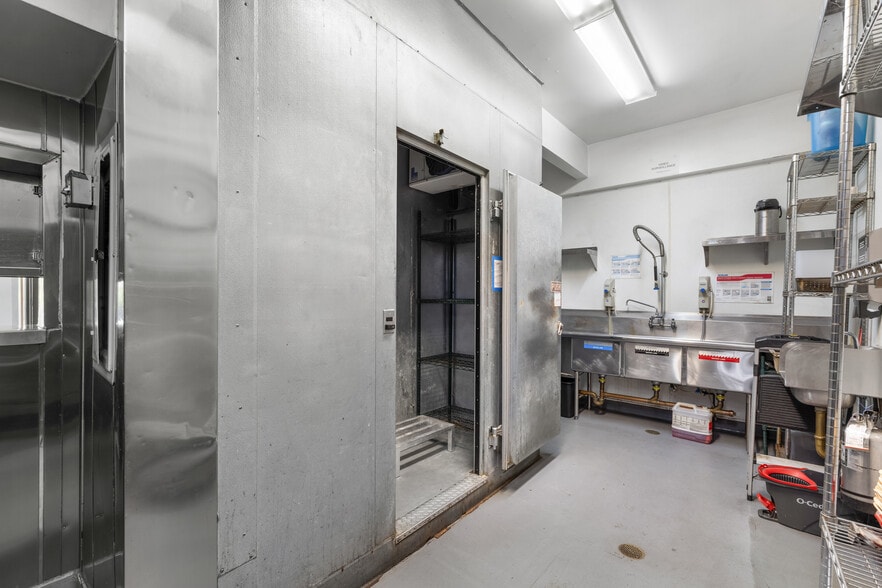 More Photos Of 751 N Virgil Ave, Los Angeles Restaurant For Lease