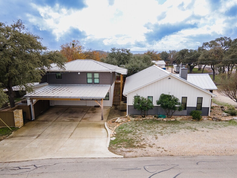 More Photos Of 15600 Ranch Road 12, Wimberley Showroom For Sale