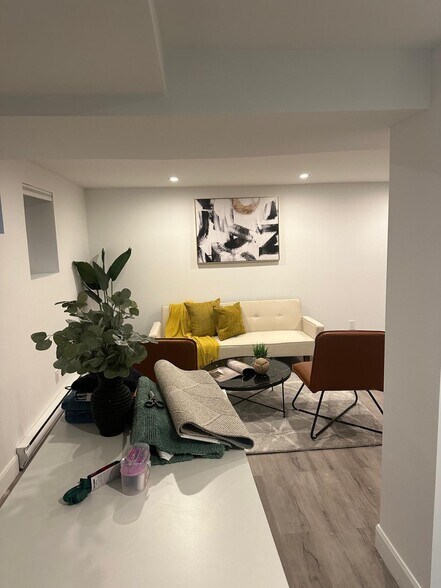 More Photos Of 66 Wellington St S, Hamilton Apartments For Sale