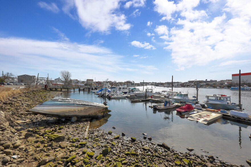 More Photos Of 82-84 Ebony Ct, Brooklyn Marina For Sale