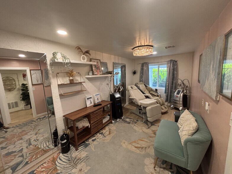More Photos Of 503 N Alma School Rd, Mesa Freestanding For Sale