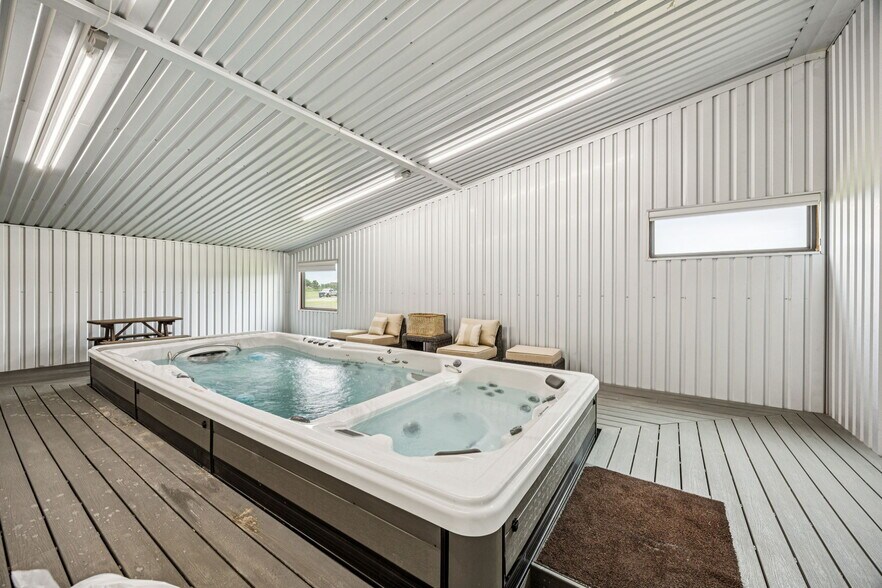 More Photos Of 863 VZ County Road 1508, Van Airplane Hangar For Sale