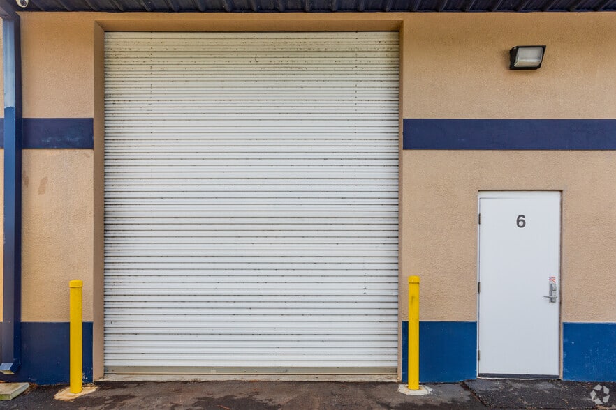 More Photos Of 5961 Northland Rd, Fort Myers Light Distribution For Lease