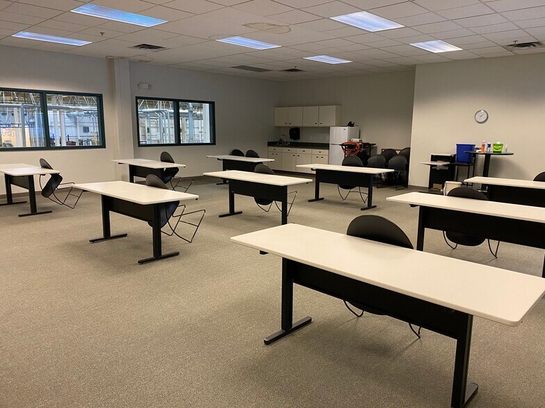 More Photos Of 100 Harbor Dr, Charlevoix Manufacturing For Lease