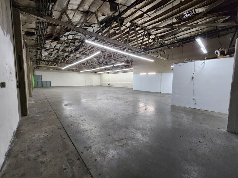 More Photos Of 620 S Clarence St, Los Angeles Manufacturing For Lease