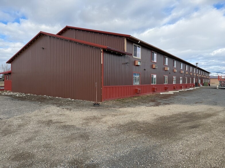 More Photos Of 1150 N Main St, Deer Lodge Hotel For Sale