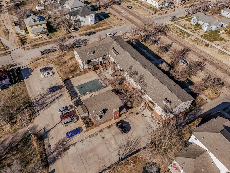 More Photos Of 401 E Avenue A, Hutchinson Apartments For Sale