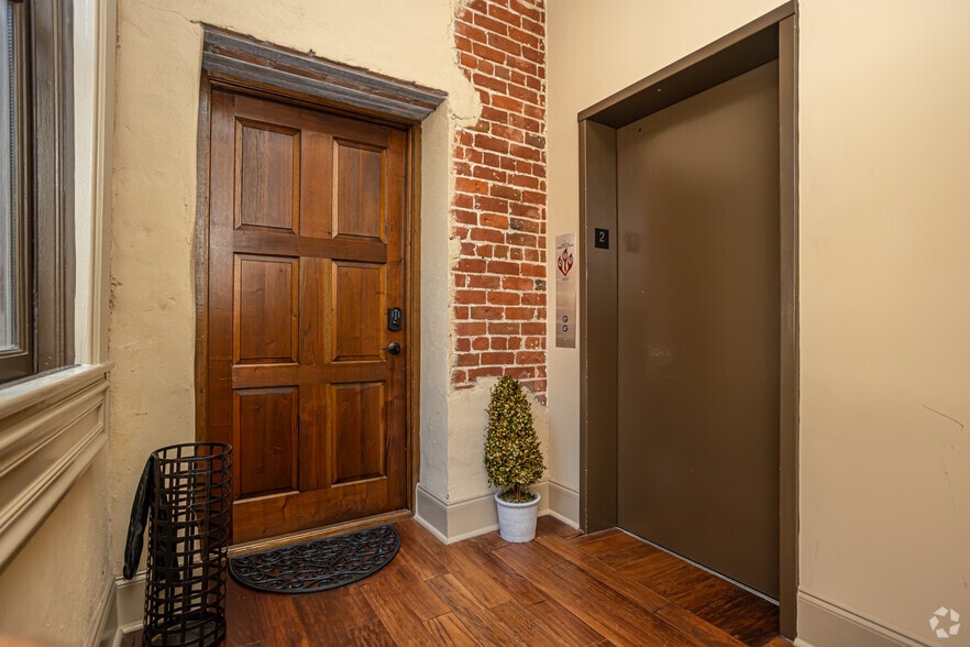 More Photos Of 431-433 Gravier St, New Orleans Apartments For Sale