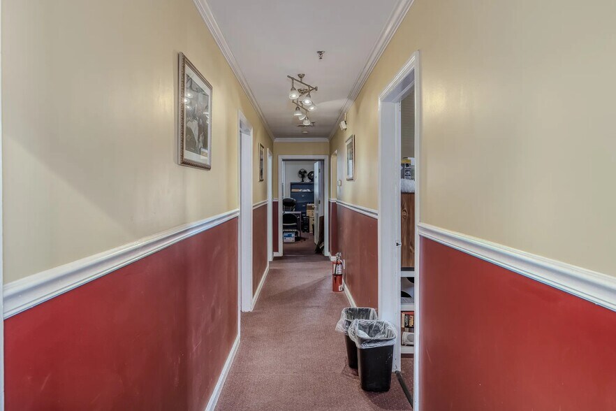 More Photos Of 1551 Kellum Pl, Mineola Office For Sale