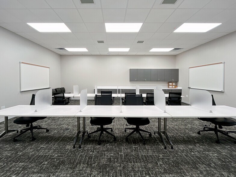 More Photos Of 1857 Commons North Dr, Tuscaloosa Office For Lease