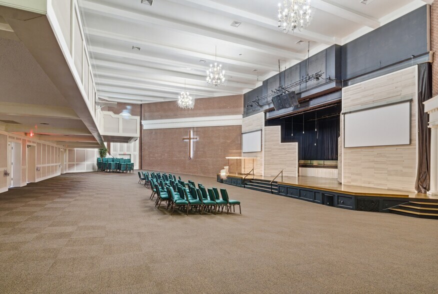 More Photos Of 7100 E 31st St, Tulsa Religious Facility For Sale