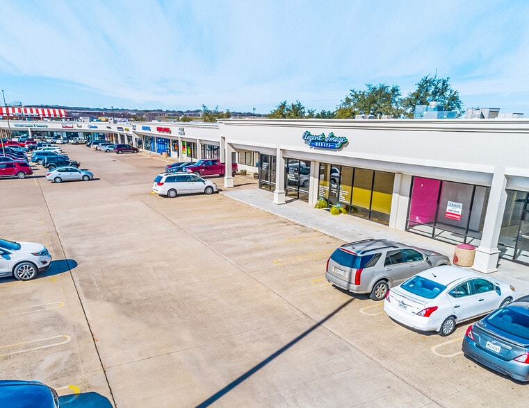 More Photos Of 1700-1760 Mall Cir, Fort Worth Freestanding For Lease