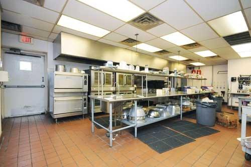More Photos Of 7280 W Devon Ave, Chicago Restaurant For Lease