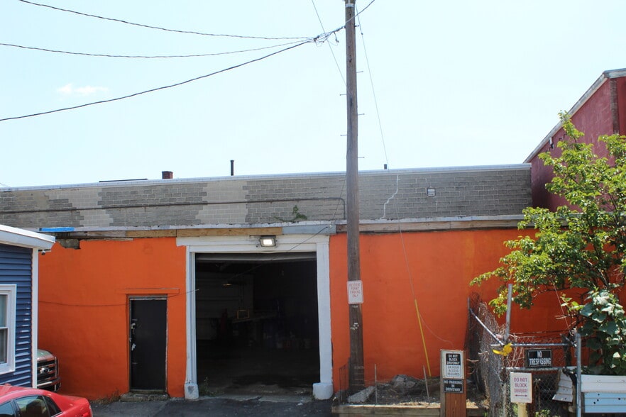 Primary Photo Of 265A Lowell St, Lawrence Auto Repair For Sale
