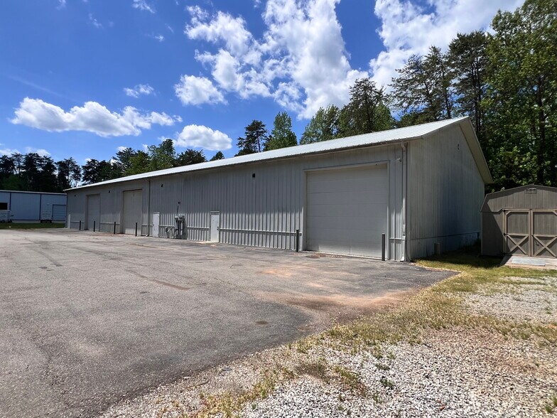 More Photos Of 2354 Warehouse Ln, Goochland Warehouse For Lease