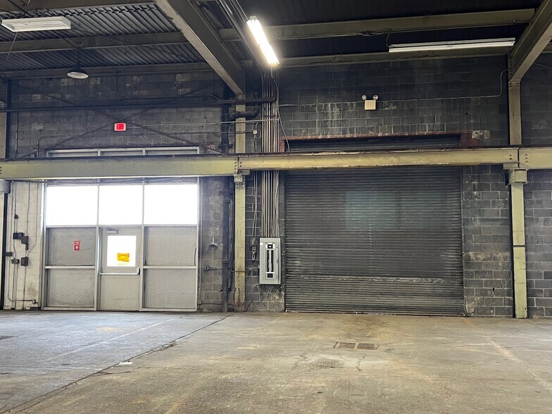 More Photos Of 495 Nixon Rd, Cheswick Manufacturing For Lease