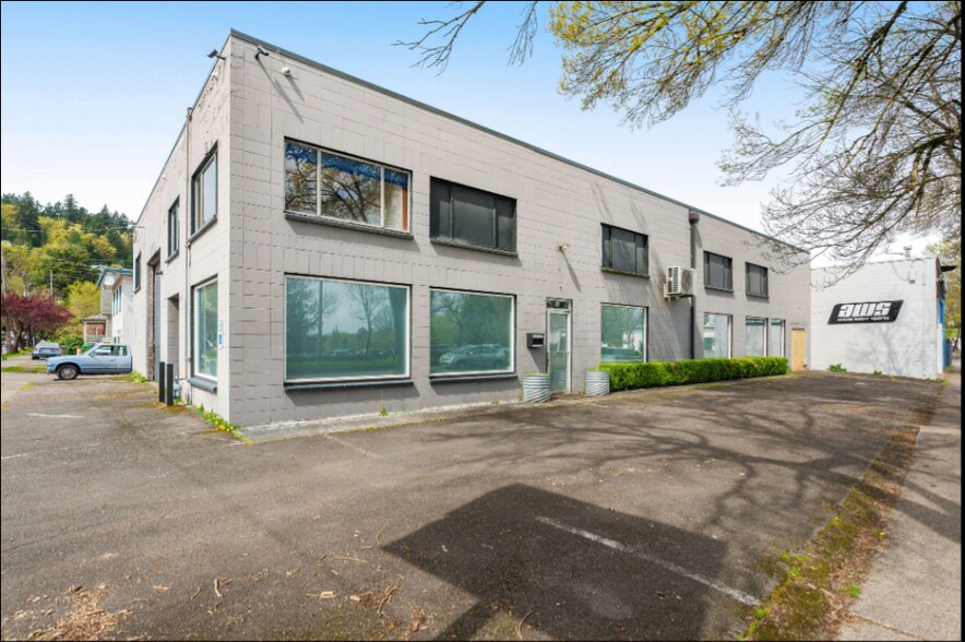 More Photos Of 6767 SW Macadam Ave, Portland Service For Lease