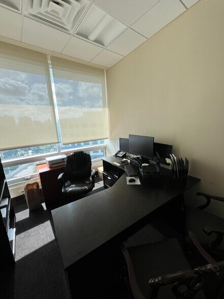 More Photos Of 20900 NE 30th Ave, Aventura Office Residential For Sale