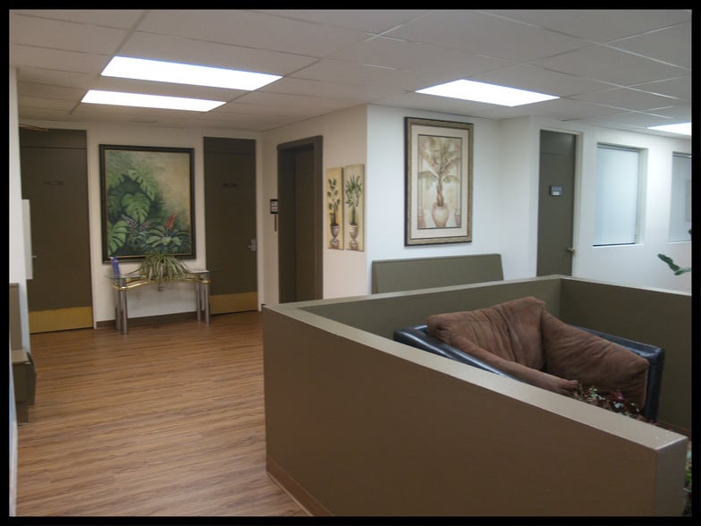 More Photos Of 655 N Palm Canyon Dr, Palm Springs Medical For Lease