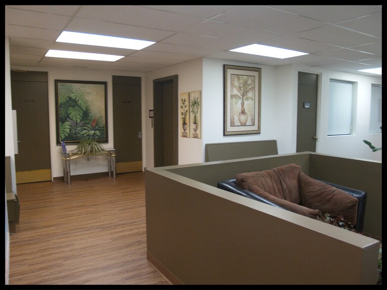 More Photos Of 655 N Palm Canyon Dr, Palm Springs Medical For Lease