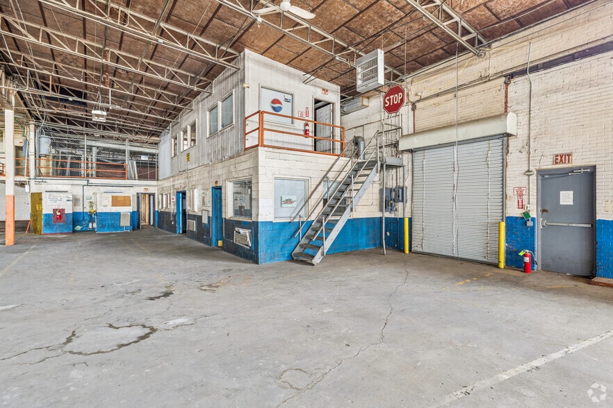 More Photos Of 500 S Chippewa St, Lumberton Warehouse For Sale