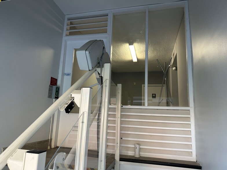 More Photos Of 70 King St E, Hamilton Storefront For Sale