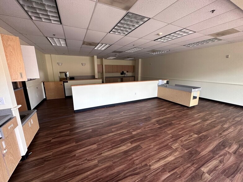 More Photos Of 8406 SW Main St, Wilsonville Freestanding For Lease