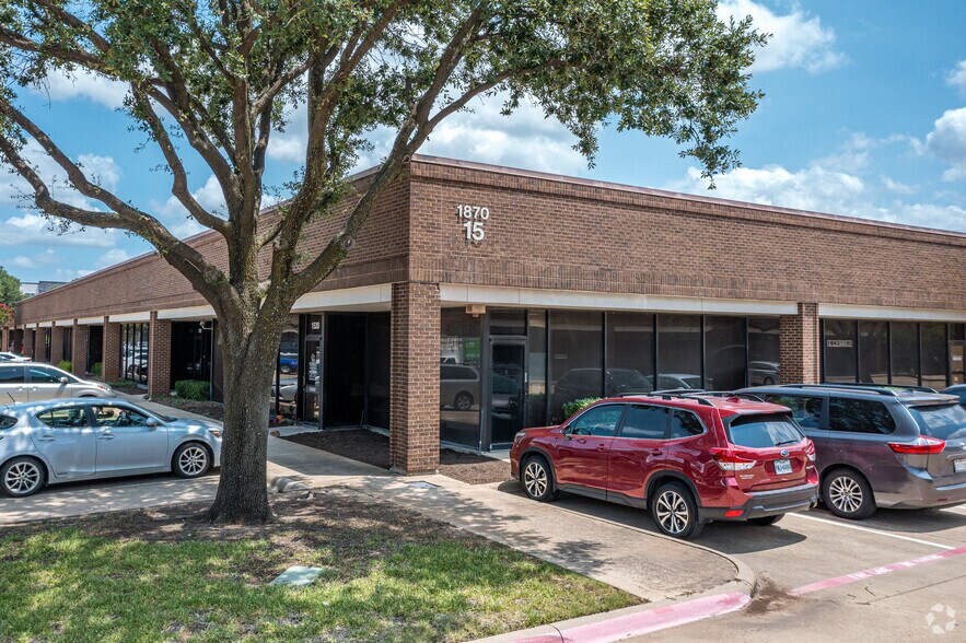 More Photos Of 1850 Crown Dr, Dallas Unknown For Lease