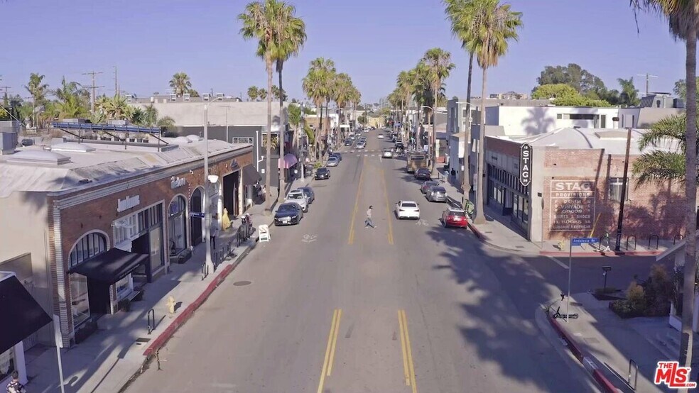 More Photos Of 1520 Andalusia Ave, Venice Apartments For Sale