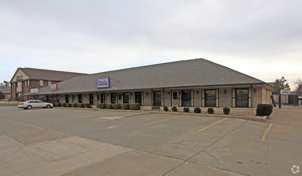 More Photos Of 10400 S Pennsylvania Ave, Oklahoma City Office For Sale