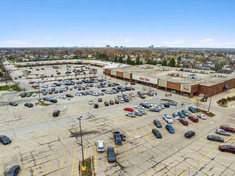 More Photos Of 1023-1127 S Roselle Rd, Schaumburg Freestanding For Sale