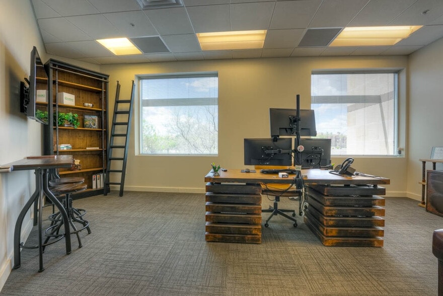 More Photos Of 7010 E Chauncey Ln, Phoenix Medical For Sale