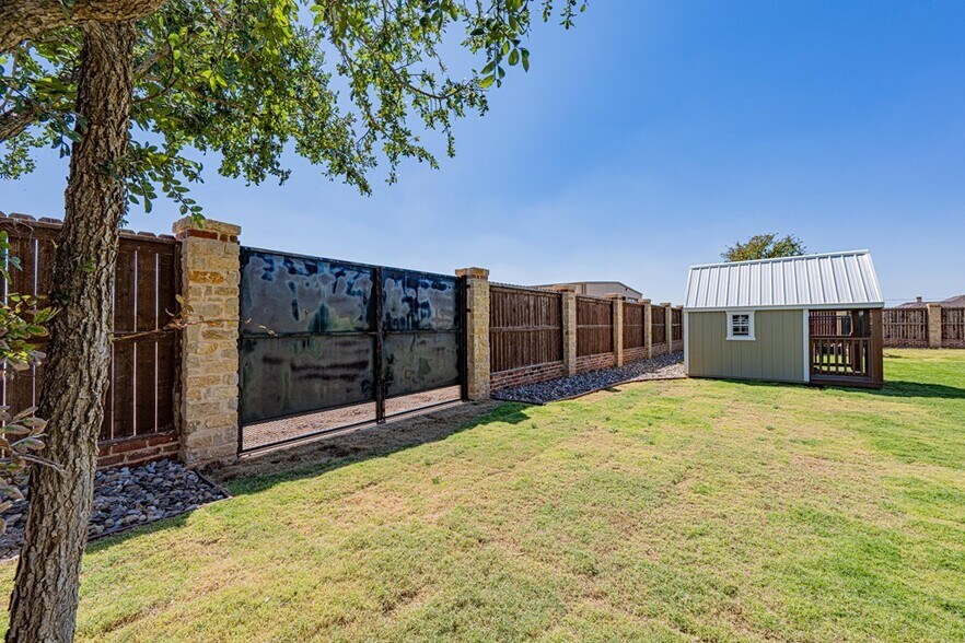 More Photos Of 4012 E County Road 63, Midland Specialty For Sale