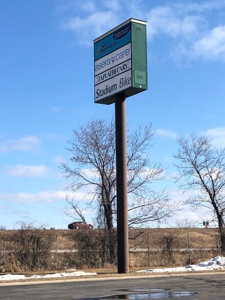 More Photos Of 2625 Development Dr, Green Bay Storefront Retail Office For Lease