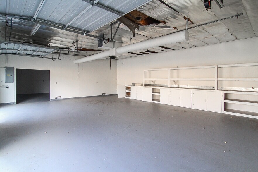 More Photos Of 26081 Bouquet Canyon Rd, Santa Clarita Freestanding For Lease