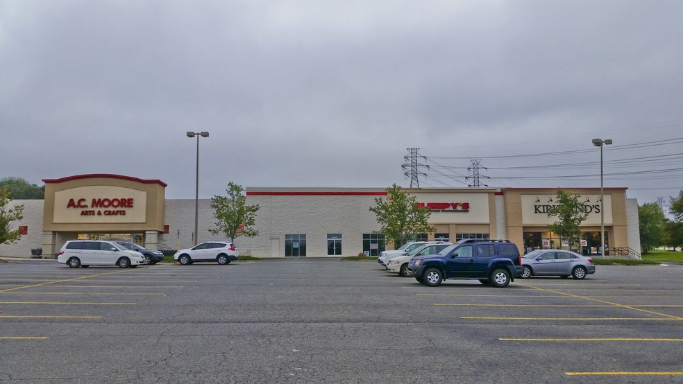 More Photos Of 1834-1900 Matthews Township Pky, Matthews Unknown For Lease