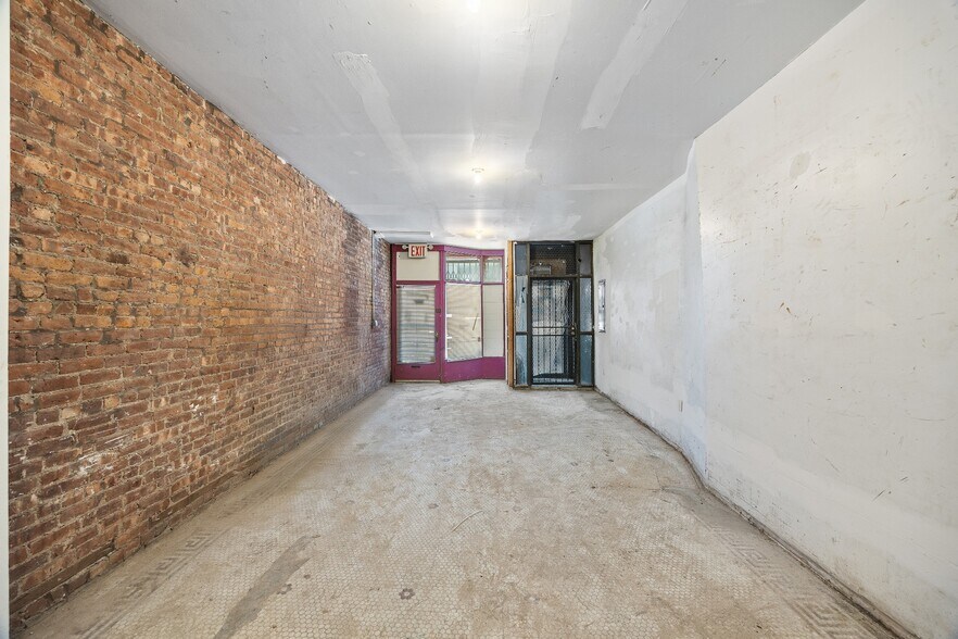 More Photos Of 389 2nd Ave, New York Storefront Retail Office For Lease
