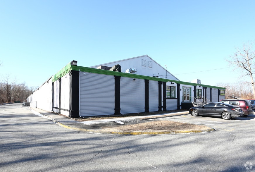 Primary Photo Of 6 Fargo Rd, Waterford General Retail For Sale