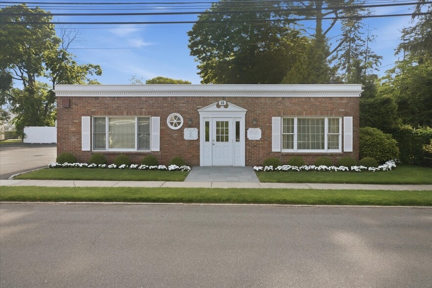 More Photos Of 33 Candee Ave, Sayville Medical For Lease