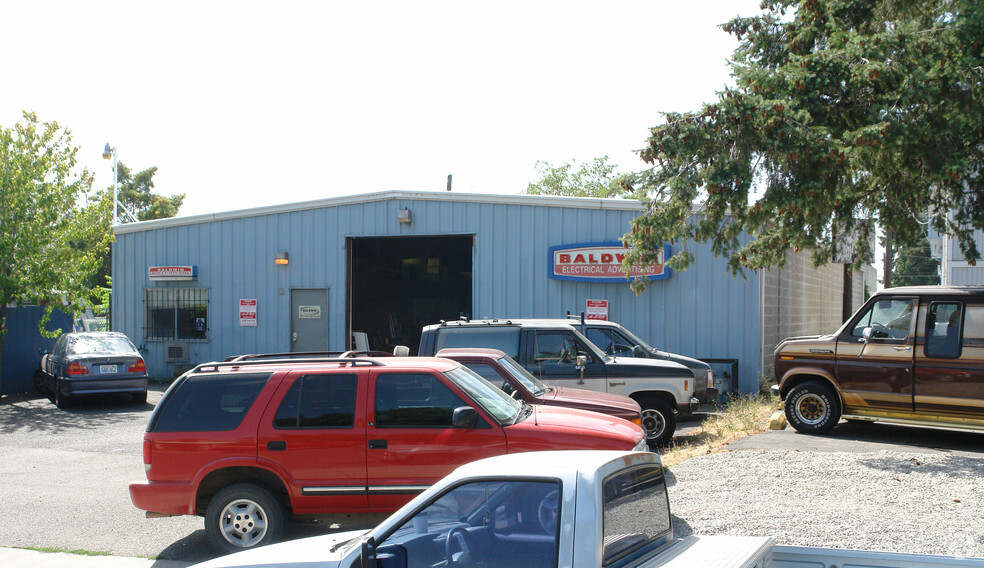 Primary Photo Of 2943 N Lee St, Spokane Warehouse For Lease