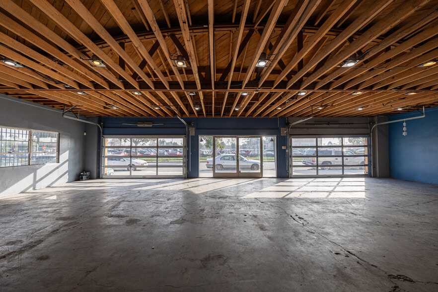 More Photos Of 821 W Olive St, Inglewood Warehouse For Lease