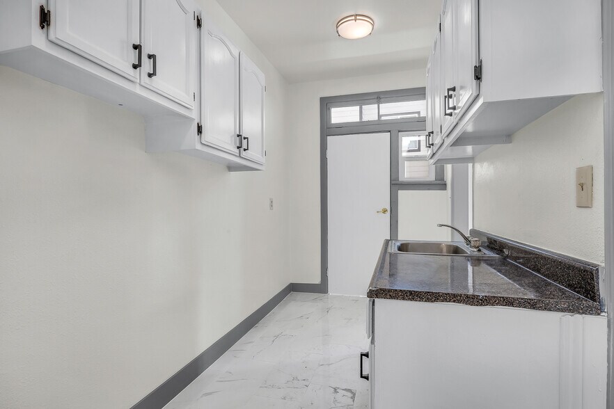 More Photos Of 123 S Westmoreland Ave, Los Angeles Apartments For Sale