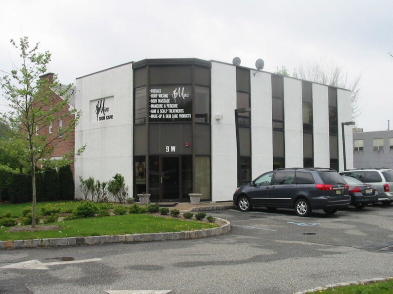 More Photos Of 9 W Northfield Rd, Livingston Freestanding For Sale